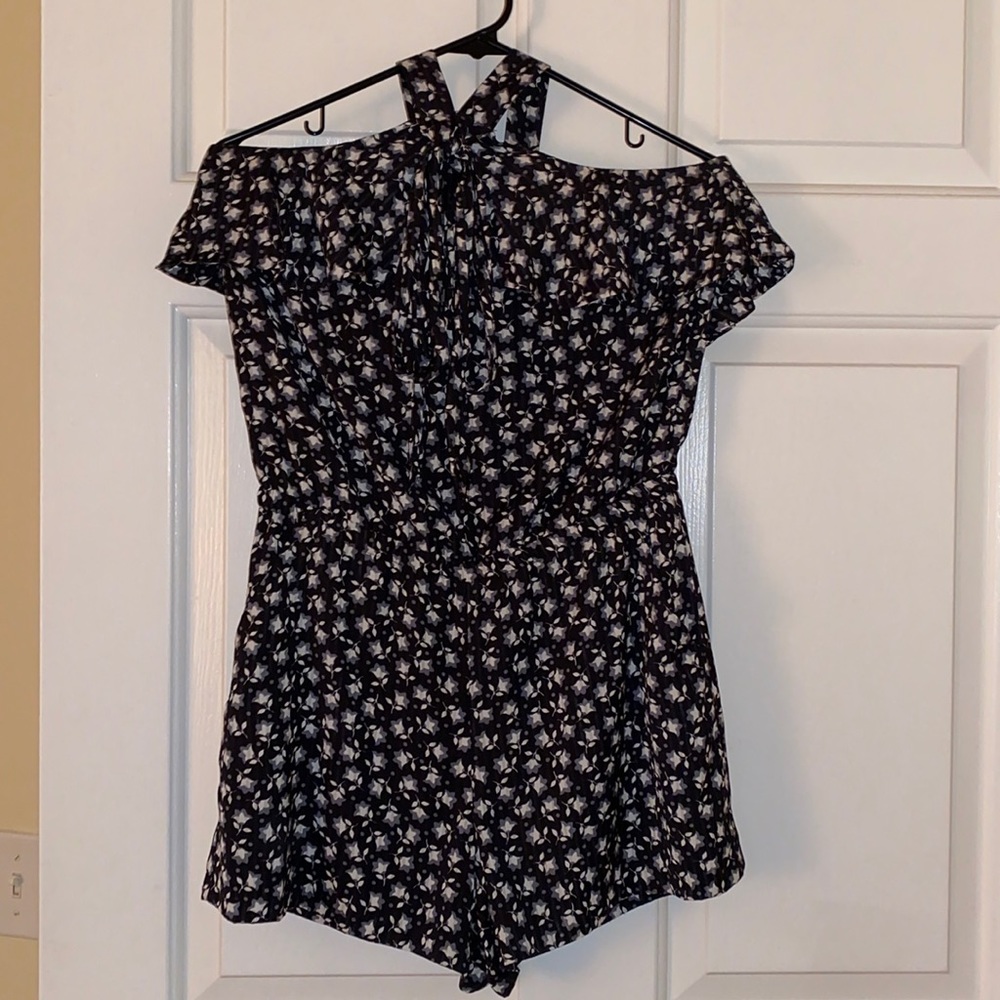 Loft XSP romper black & white